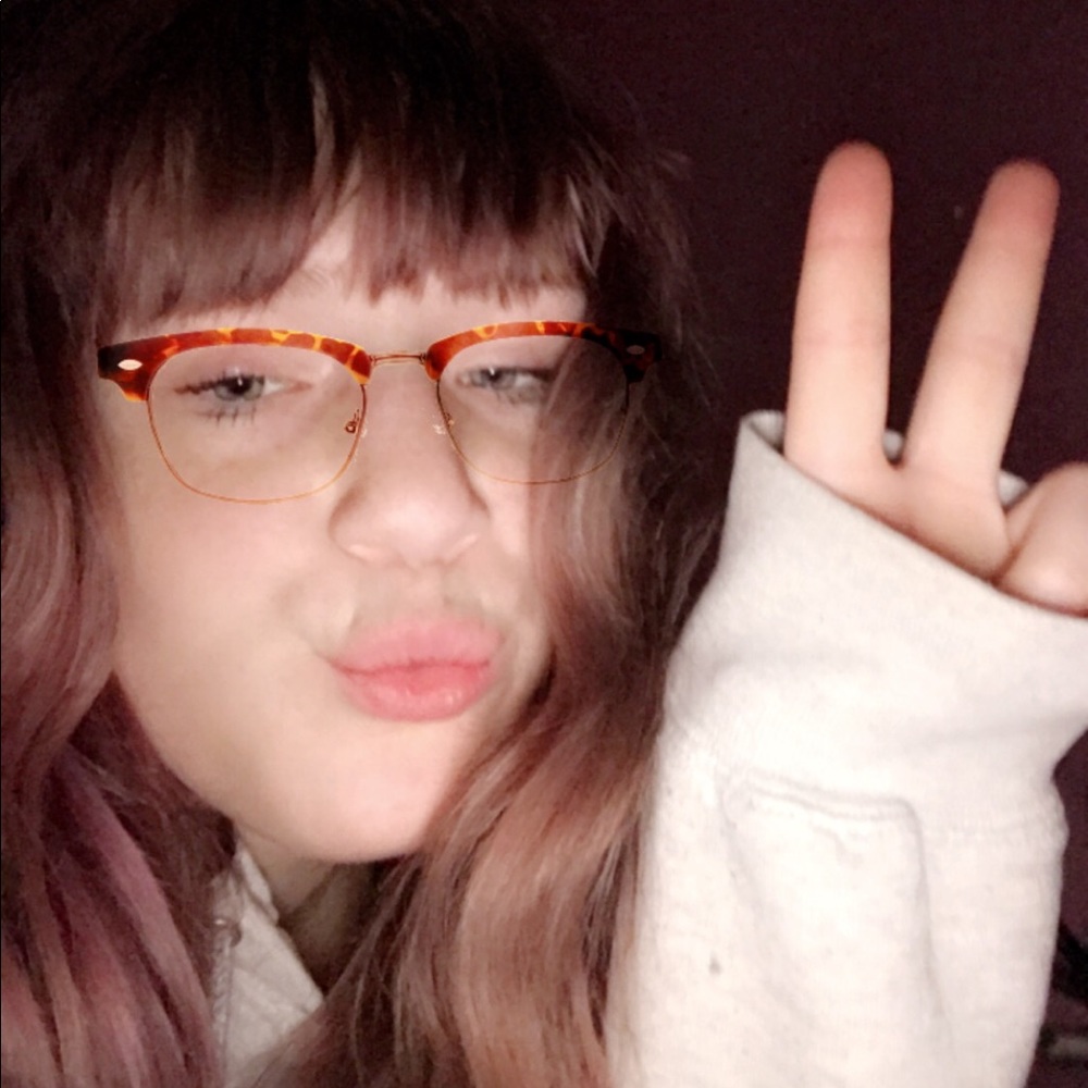 Meet your Posher, Emily